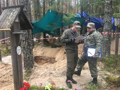 следователь СК Захаров Д.А. и поисковик