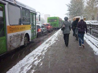 Глас народа: Левада нервно курит в сторонке