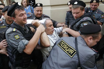 Церберов распирает инициатива